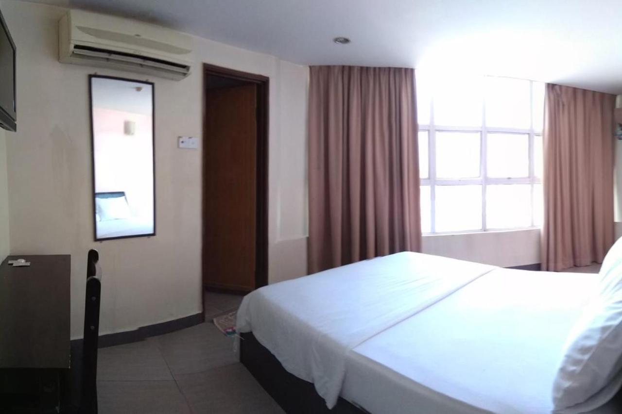 Oyo 90021 Star View Hotel Kampong Batu Tiga Номер фото