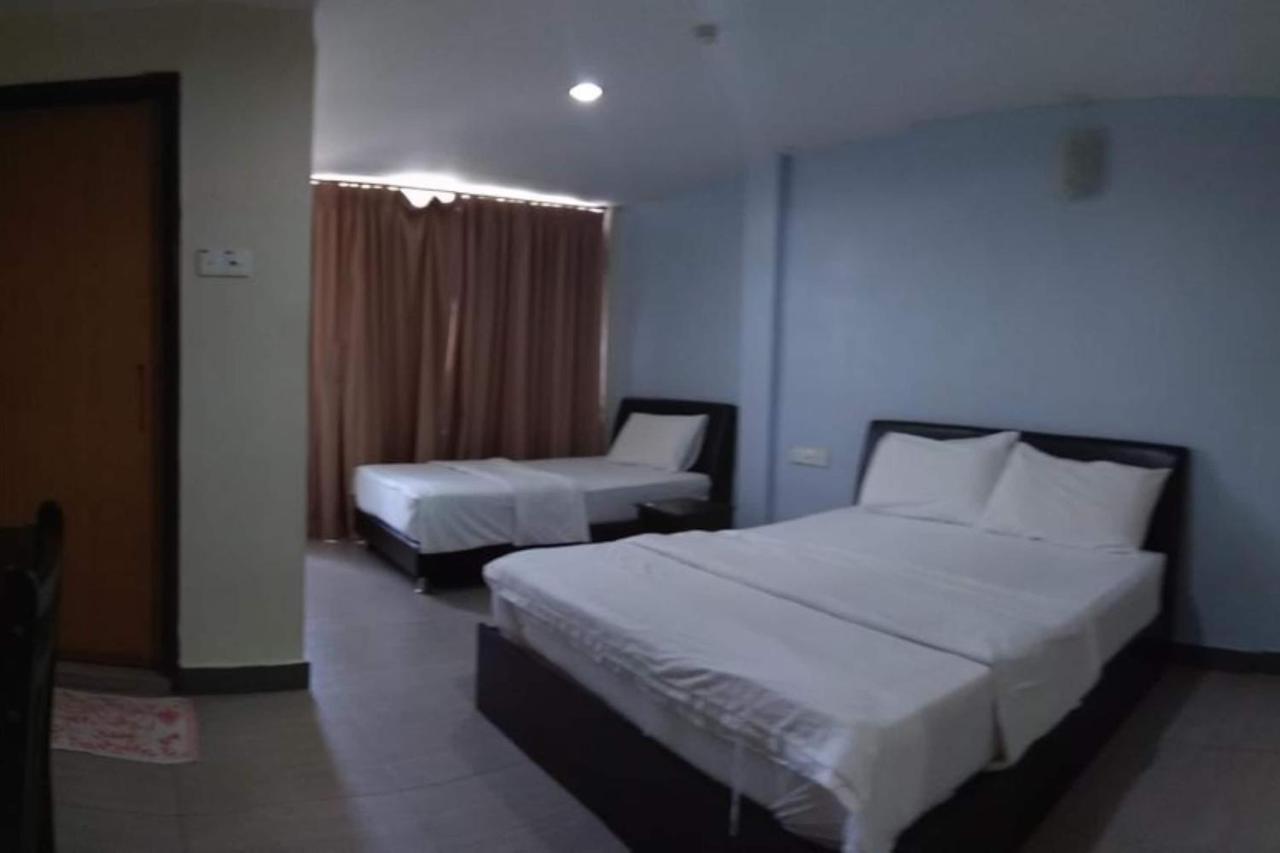 Oyo 90021 Star View Hotel Kampong Batu Tiga Экстерьер фото