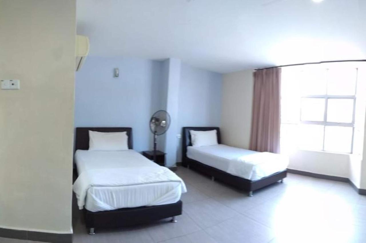 Oyo 90021 Star View Hotel Kampong Batu Tiga Экстерьер фото